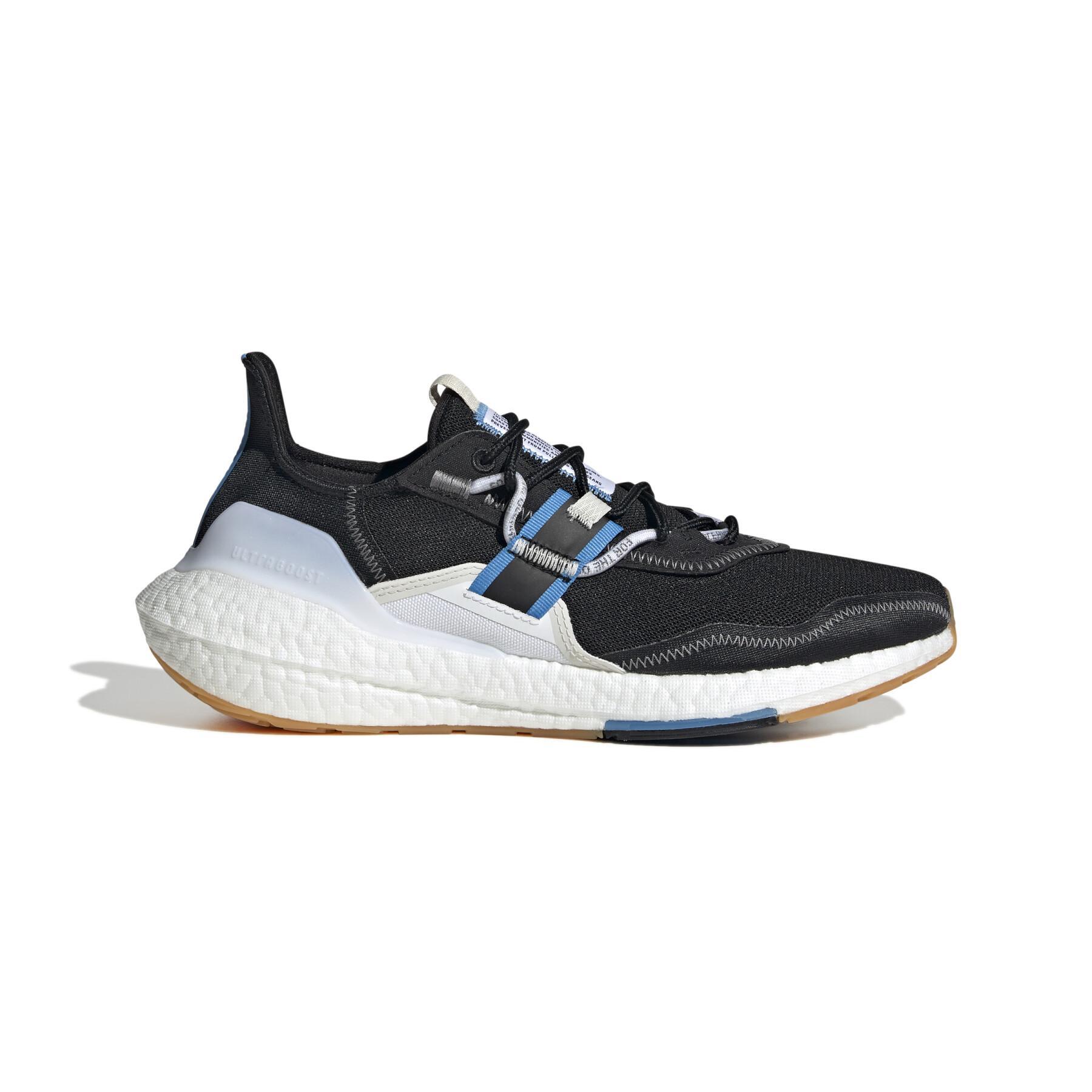 Running shoes adidas Parley x Ultraboost 22
